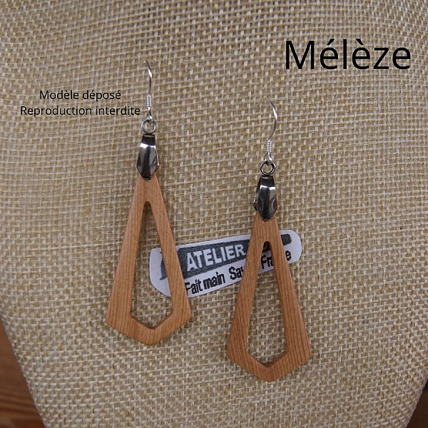 boucle d'oreille polygone ajour&eacute; en bois bijoux &eacute;thique en bois, bijou nature cir&eacute;, fait main