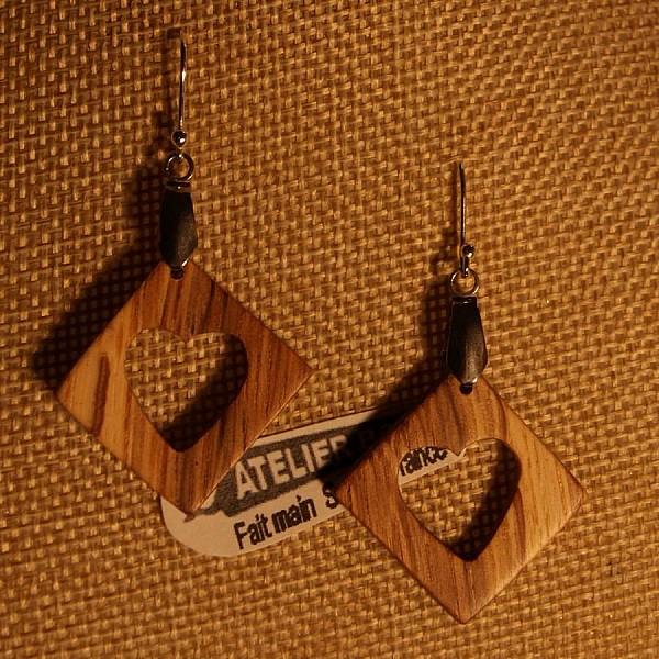 firkantede &oslash;reringer med eik hjerte etiske tresmykker, tre bryllup, Valentinsdag, h&aring;ndlaget