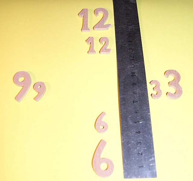 Tretall 1,2,3,6,9 3,2 cm h&oslash;ye, 3 mm tykke, laget av b&oslash;ketre for klokker