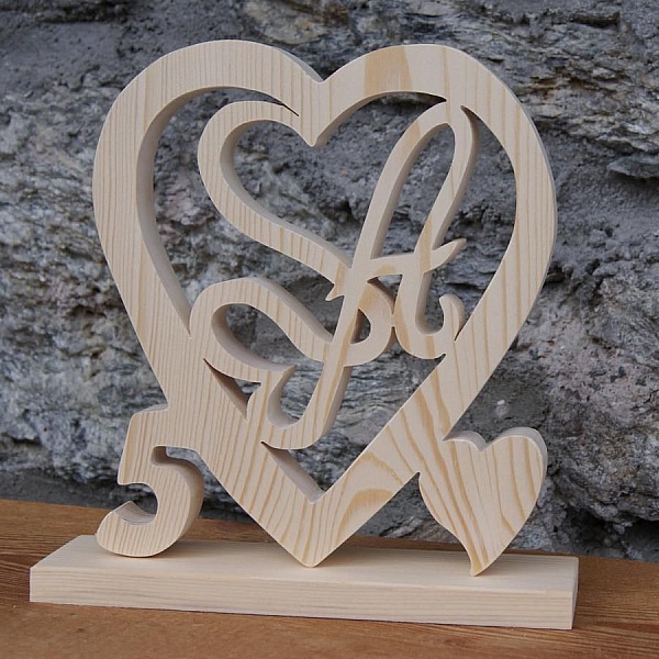 Coeur anniversaire, initiales et ann&eacute;es personnalis&eacute;es, bois &eacute;pic&eacute;a massif fait main, deco table