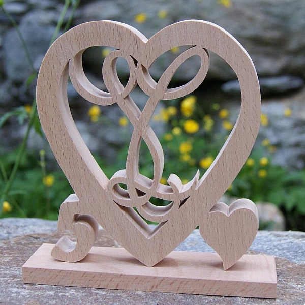 Coeur initiales personnalis&eacute;es, noce de bois, 5 ans de mariage, anniversaire, d&eacute;coration de table h&ecirc;tre massif