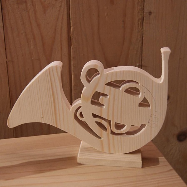 trehorn montert p&aring; en base dekorasjon, h&aring;ndlaget bryllup midtpunkt original gave horn spiller