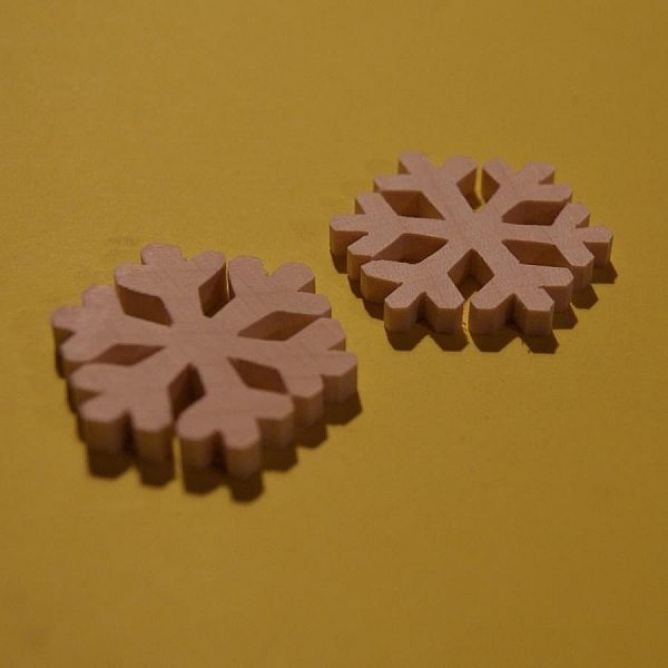 6 grener sn&oslash;fnugg, juledekorasjon, &aring; dekorere, massivt tre, l&oslash;nn