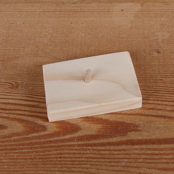 gitar montert p&aring; et stativ, bryllupsborddekorasjon, gran, h&aring;ndlaget