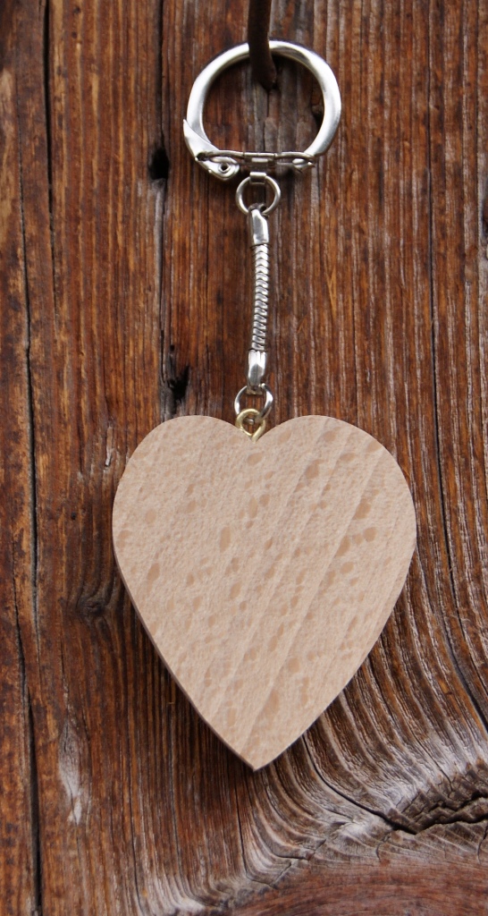 nøkkelring hjerte bøk, manuell aktivitet maleri, pyrografi, for å tilpasse til valentinsdag