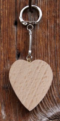 nøkkelring hjerte bøk, manuell aktivitet maleri, pyrografi, for å tilpasse til valentinsdag