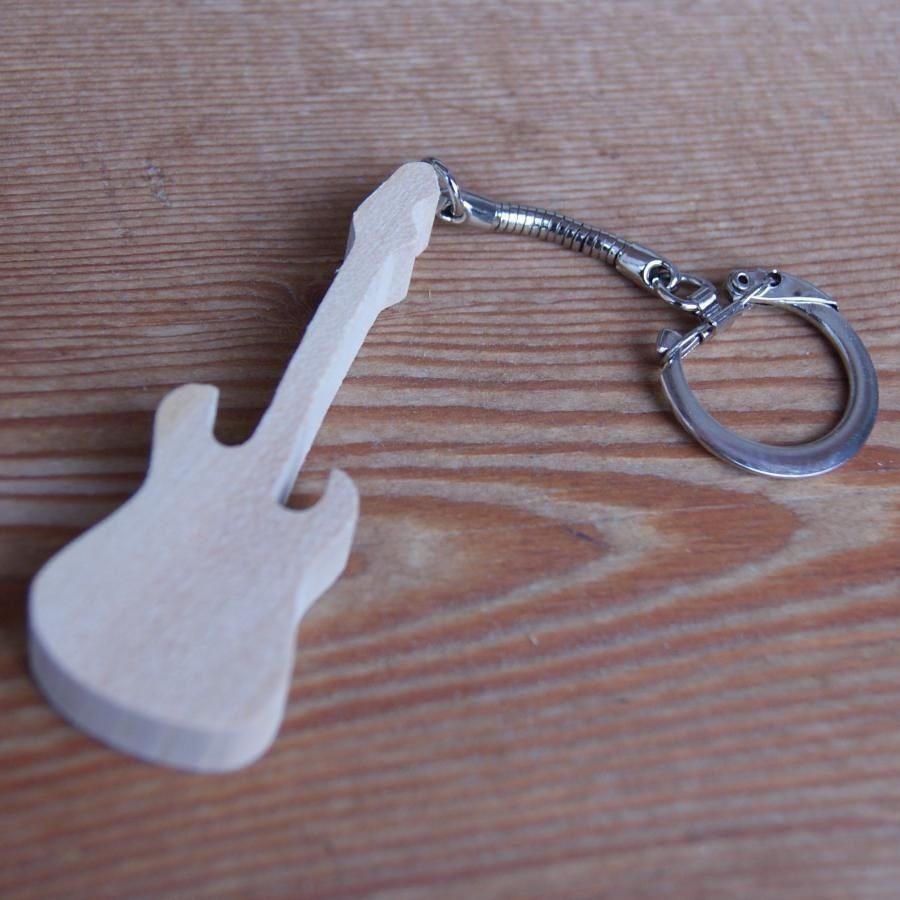 nøkkelring for elektrisk gitar laget av massivt kirsebærtre, håndlaget gave til musikere og gitarister